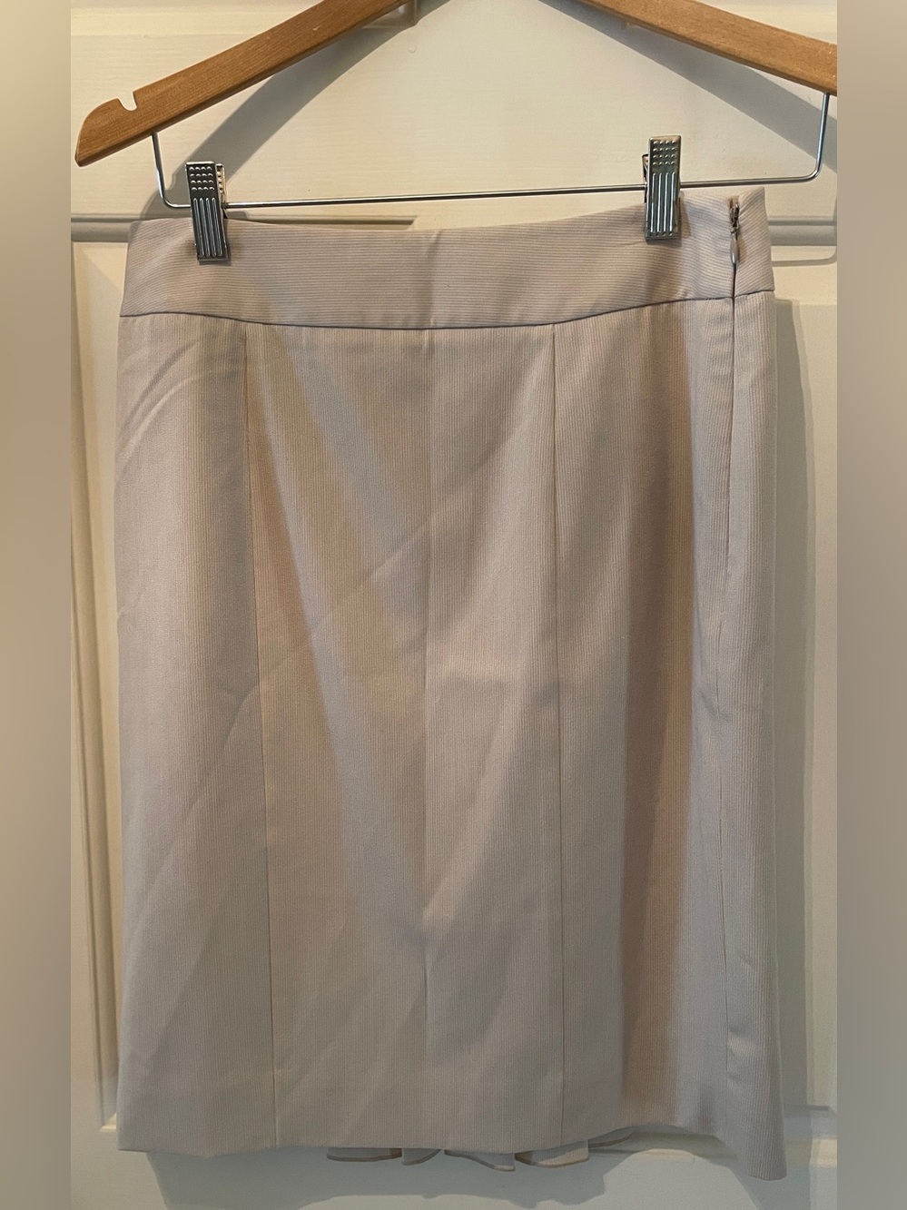 White House Black Market Light Beige Pencil Skirt